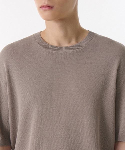MUSINSA STANDARD（ムシンサスタンダード）の「クールタッチクルーネック半袖ニット[トープ]（ニット/セーター・メンズ・その他・SMALL/MEDIUM/LARGE/X-LARGE/XX-LARGE）」の3枚目の写真