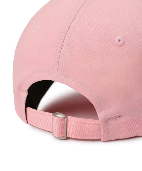 MUCENT（ムセント）の「シグネチャーボールキャップ（ストロベリーミルク）（キャップ・レディース・ベビーピンク・FREE）」の4枚目の写真