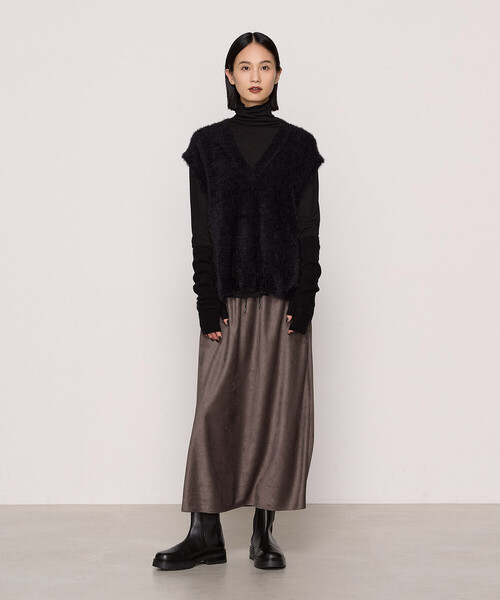 Gabardine K.T（ギャバジンケーティー）の「〔 +サイズ 〕 マイクロナイロン フェザーヤーン2wayニットベスト（ベスト・レディース・ブラック/サックスブルー/キナリ・13号）」の4枚目の写真