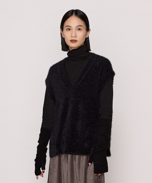 Gabardine K.T（ギャバジンケーティー）の「〔 +サイズ 〕 マイクロナイロン フェザーヤーン2wayニットベスト（ベスト・レディース・ブラック/サックスブルー/キナリ・13号）」の5枚目の写真