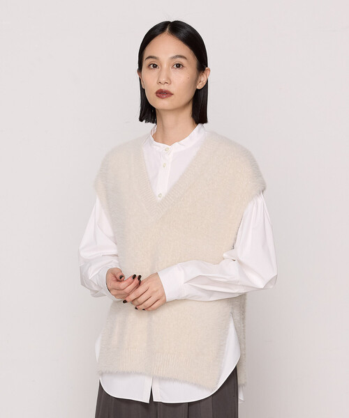 Gabardine K.T（ギャバジンケーティー）の「〔 +サイズ 〕 マイクロナイロン フェザーヤーン2wayニットベスト（ベスト・レディース・ブラック/サックスブルー/キナリ・13号）」の8枚目の写真