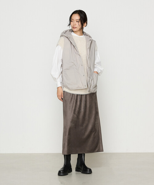 Gabardine K.T（ギャバジンケーティー）の「〔 +サイズ 〕 マイクロナイロン フェザーヤーン2wayニットベスト（ベスト・レディース・ブラック/サックスブルー/キナリ・13号）」の9枚目の写真