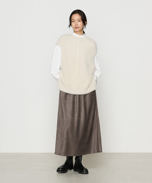 Gabardine K.T（ギャバジンケーティー）の「〔 +サイズ 〕 マイクロナイロン フェザーヤーン2wayニットベスト（ベスト・レディース・ブラック/サックスブルー/キナリ・13号）」の10枚目の写真