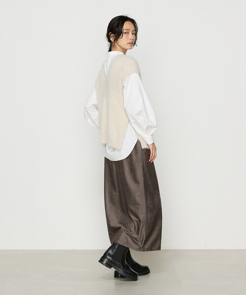 Gabardine K.T（ギャバジンケーティー）の「〔 +サイズ 〕 マイクロナイロン フェザーヤーン2wayニットベスト（ベスト・レディース・ブラック/サックスブルー/キナリ・13号）」の12枚目の写真