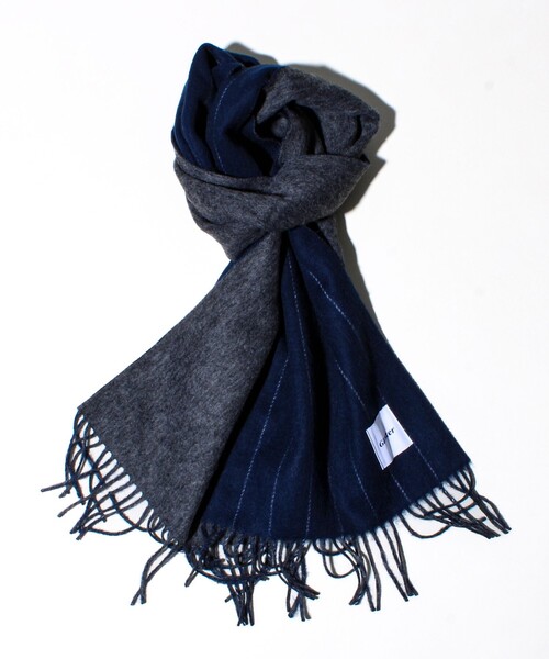 GLOSTER（グロスター）の「【カシミヤブレンド】ウールリバーシブルチェックマフラー（マフラー・メンズ・レッド系その他/ブルー系その他/グリーン系その他/ブルー系その他6/グレー系その他/ブルー系その他7/ブラック系その他/ブルー系その他5・FREE）」の11枚目の写真