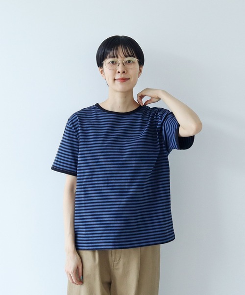 PAR ICI（パーリッシィ）の「ボーダー配色バインダー 半袖Tシャツ【SEASON COLOR】（Tシャツ/カットソー・レディース・ブラック/ダークブラウン/カーキ/マスタード/グリーン系その他/イエロー/ピンク系その他/アイボリー/ブルー系その他・FREE）」の3枚目の写真