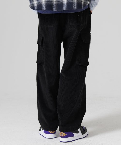 GOSTREET(ゴーストリート)の「セミワイドコーデュロイカーゴパンツブラック(その他パンツ・メンズ・その他・LARGE/MEDIUM)」の2枚目の写真