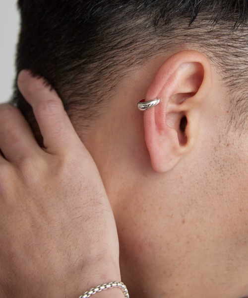 TOM WOOD（トムウッド）の「TOM WOOD / トムウッド Ear Cuff Thick シルバー925 イヤーカフ 2026年 夏 夏服（イヤーカフ・メンズ・シルバー・S）」の6枚目の写真