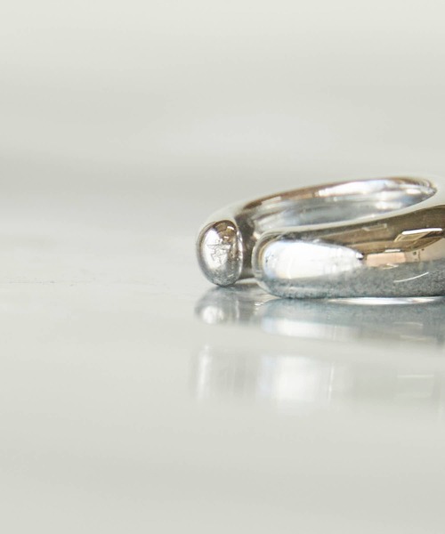 TOM WOOD（トムウッド）の「TOM WOOD / トムウッド Ear Cuff Thick シルバー925 イヤーカフ 2026年 夏 夏服（イヤーカフ・メンズ・シルバー・S）」の10枚目の写真