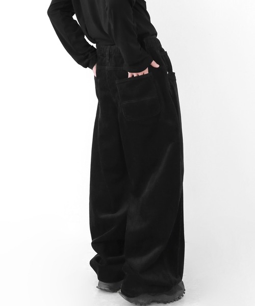 minsobi（ミンソビ）の「ディープタック コーデュロイワイドパンツ（デニムパンツ・メンズ・ブラック/ブラウン・FREE）」の3枚目の写真