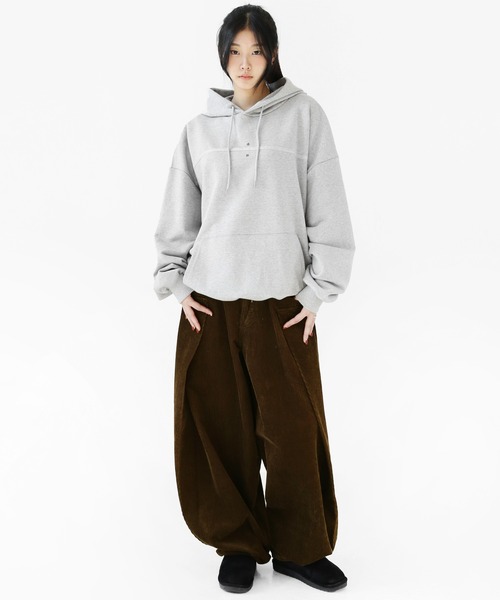 minsobi（ミンソビ）の「ディープタック コーデュロイワイドパンツ（デニムパンツ・メンズ・ブラック/ブラウン・FREE）」の15枚目の写真