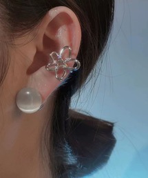 mul.（ムル）の「【456773】シルバーフラワーイヤーカフ(RZ)（イヤーカフ）」