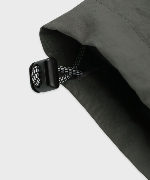 ALAND（エーランド）の「【UNISEX】ALAND／ウインドブレーカージャケット（ナイロンジャケット・レディース・ブラック/チャコール・MEDIUM/LARGE）」の18枚目の写真