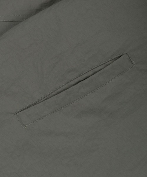 ALAND（エーランド）の「【UNISEX】ALAND／ウインドブレーカージャケット（ナイロンジャケット・レディース・ブラック/チャコール・MEDIUM/LARGE）」の19枚目の写真