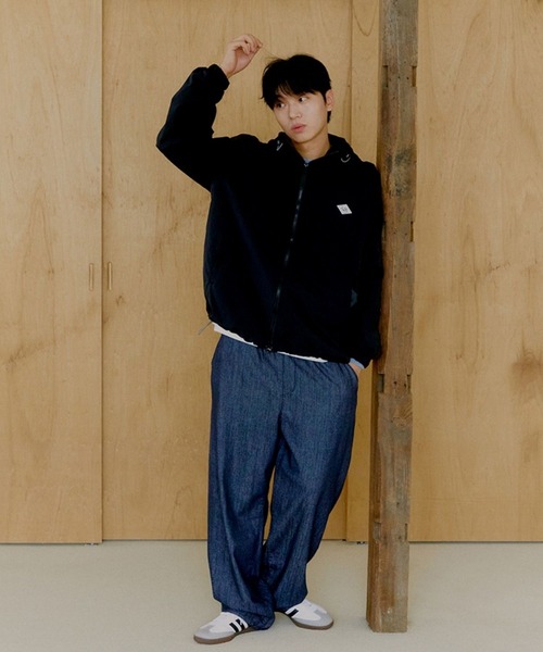 ALAND（エーランド）の「【UNISEX】ALAND／ウインドブレーカージャケット（ナイロンジャケット・レディース・ブラック/チャコール・MEDIUM/LARGE）」の3枚目の写真