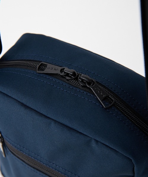 KELTY(ケルティ)の「軽くて扱いやすい【KELTY】ES MINI VERTICAL SHOULDER ミニショルダーバッグ 縦型(ショルダーバッグ・レディース・マスタード/ネイビー/ベージュ/ブラック系/アニマル/スカイブルー/オリーブ/ブラウン系/ブラック/ホワイト系/セージグリーン/レオパード/タン・ONE SIZE)」の21枚目の写真