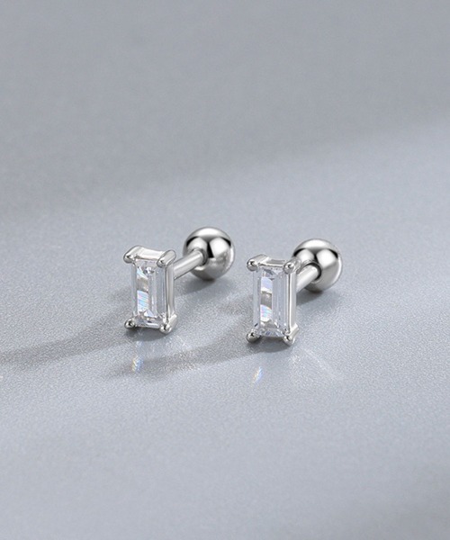 yu-ka(ユーカ)の「YU-KA:スクエアデザインミニスクリューピアス square mini screw pierce(ピアス(両耳用)・レディース・シルバー/ゴールド・FREE)」の1枚目の写真