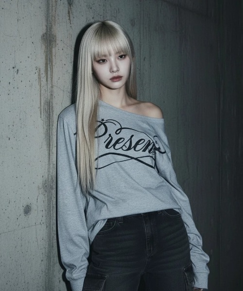 MAHAGRID(マハグリッド)の「『mahagrid/マハグリッド』 STRIPE PRESENT ONE SHOULDER LS TEE/プレゼント ロゴ ワンショルダー長袖Tシャツ(Tシャツ/カットソー・レディース・グレー/チャコールグレー・FREE)」の15枚目の写真