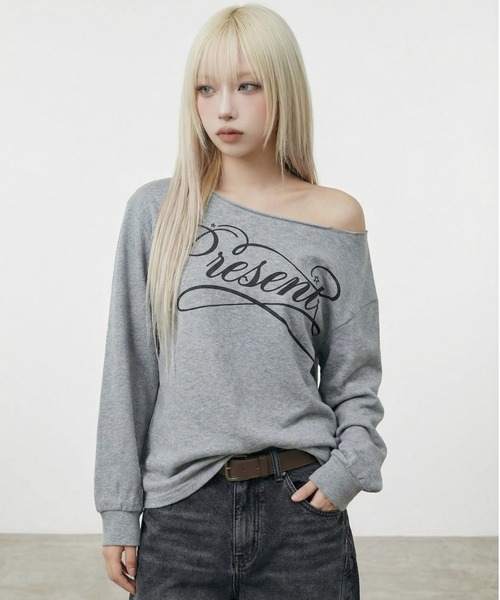 MAHAGRID(マハグリッド)の「『mahagrid/マハグリッド』 STRIPE PRESENT ONE SHOULDER LS TEE/プレゼント ロゴ ワンショルダー長袖Tシャツ(Tシャツ/カットソー・レディース・グレー/チャコールグレー・FREE)」の14枚目の写真