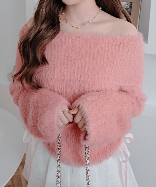 kirakiraShop(キラキラショップ)の「シャギー オフショルダー リボン ニット トップス(ニット/セーター・レディース・ブラック/チャコール/ホワイト/ピンク・FREE)」の4枚目の写真