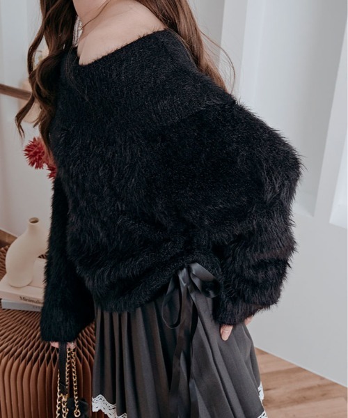 kirakiraShop(キラキラショップ)の「シャギー オフショルダー リボン ニット トップス(ニット/セーター・レディース・ブラック/チャコール/ホワイト/ピンク・FREE)」の15枚目の写真