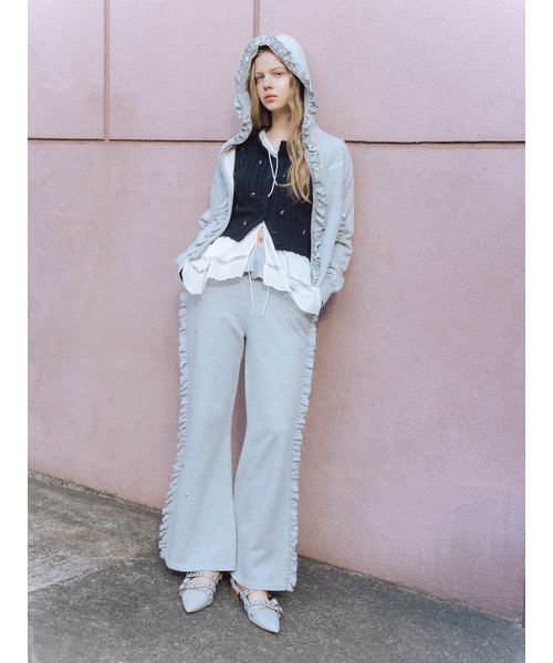 FURFUR（ファーファー）の「フラワー刺繍ケーブルカーディガン（カーディガン/ボレロ・レディース・ブラック/ホワイト/ピンク・F）」の6枚目の写真