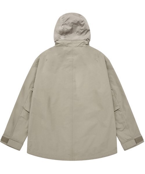 COVERNAT（カバーナット）の「PERTEX スタンドカラーシェルパーカー ベージュ（ナイロンジャケット・レディース・その他・L/XL/XXL）」の5枚目の写真