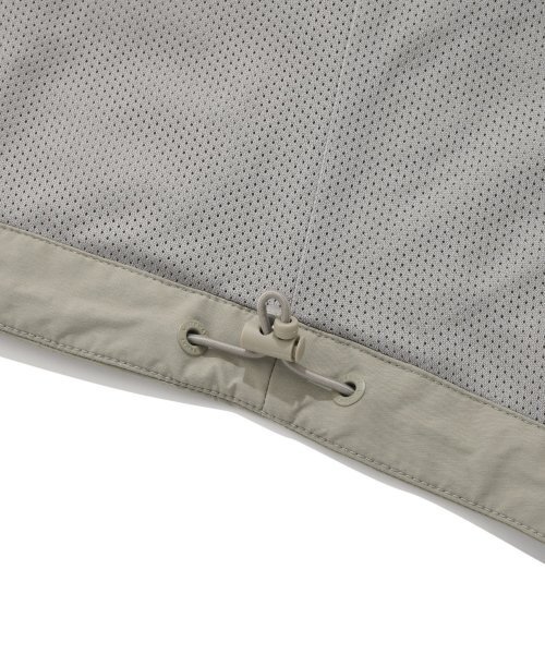 COVERNAT（カバーナット）の「PERTEX スタンドカラーシェルパーカー ベージュ（ナイロンジャケット・レディース・その他・L/XL/XXL）」の13枚目の写真