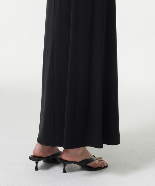 MUSINSA STANDARD WOMAN（ムシンサスタンダードウーマン）の「ウィメンズソフトジャージマキシスカート[ブラック]（スカート・レディース・その他・LARGE/MEDIUM/SMALL/X-SMALL）」の7枚目の写真
