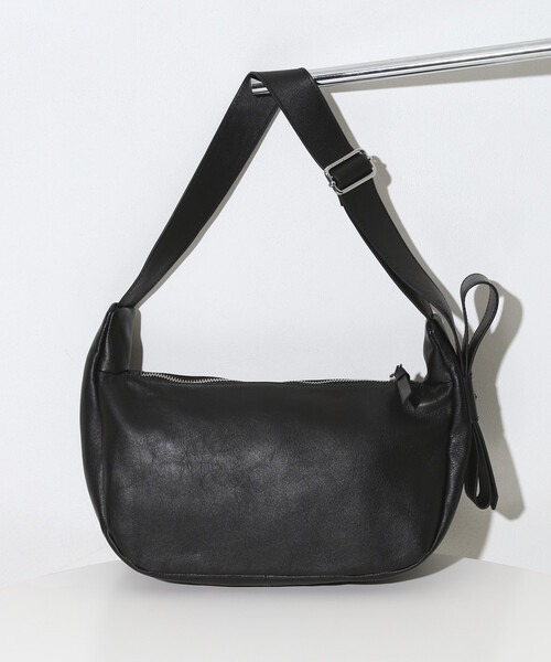 Firsthand(ファーストハンド)の「Firsthand/ファーストハンド レザー ハーフムーン ショルダーバッグ / 牛革 / 撥水レザー(ショルダーバッグ・レディース・ベージュ/ブラック・FREE)」の12枚目の写真