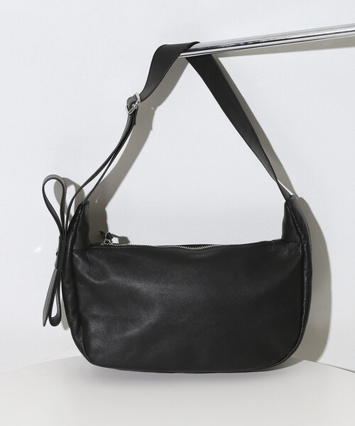 Firsthand(ファーストハンド)の「Firsthand/ファーストハンド レザー ハーフムーン ショルダーバッグ / 牛革 / 撥水レザー(ショルダーバッグ・レディース・ベージュ/ブラック・FREE)」の15枚目の写真