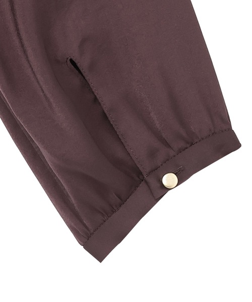 TOKYO SHIRTS(トウキョウシャツ)の「変形タックサテン ブラウス(シャツ/ブラウス・レディース・グレー/ボルドー・M/L)」の11枚目の写真