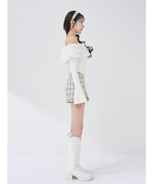 Darich（ダーリッチ）の「フレアスリーブフラワーオフショルトップス