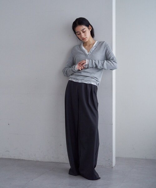 SHENERY（シーナリー）の「ヘンリーネックレイヤードニット（ニット/セーター・レディース・グレー/オフホワイト/イエロー・FREE）」の11枚目の写真