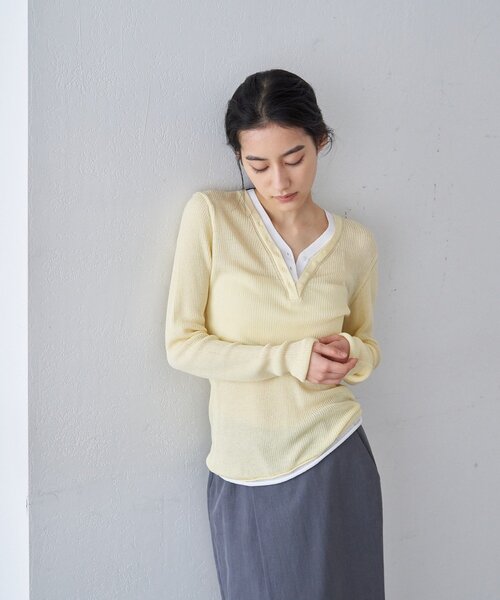 SHENERY（シーナリー）の「ヘンリーネックレイヤードニット（ニット/セーター・レディース・グレー/オフホワイト/イエロー・FREE）」の22枚目の写真