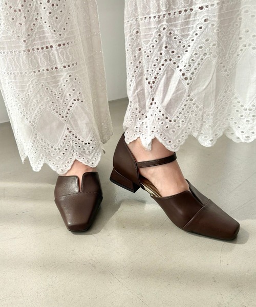 WA ORiental TRaffic(ダブルエーオリエンタルトラフィック)の「スリット セパレート パンプス /62110(パンプス・レディース・ブラック/ブラウン/ホワイト・SS/S/M/L/LL/3L)」の3枚目の写真