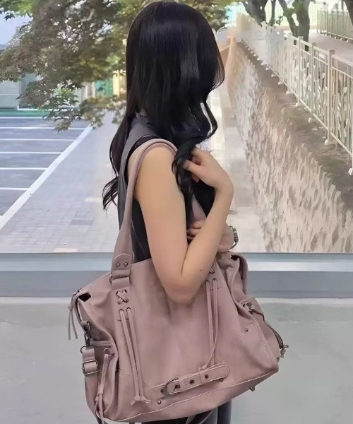 DIAVEL(ディアベル)の「【3色展開】バイカーデザインバッグ レースアップ×バックル /2WAYトートバッグ(ショルダー付き)(トートバッグ・レディース・ブラック/グレー/ピンク・F)」の20枚目の写真