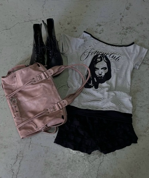 DIAVEL(ディアベル)の「【3色展開】バイカーデザインバッグ レースアップ×バックル /2WAYトートバッグ(ショルダー付き)(トートバッグ・レディース・ブラック/グレー/ピンク・F)」の15枚目の写真