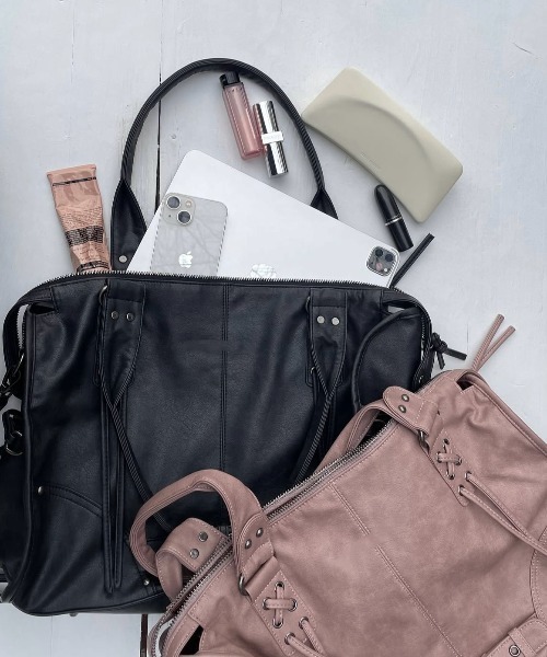 DIAVEL(ディアベル)の「【3色展開】バイカーデザインバッグ レースアップ×バックル /2WAYトートバッグ(ショルダー付き)(トートバッグ・レディース・ブラック/グレー/ピンク・F)」の4枚目の写真