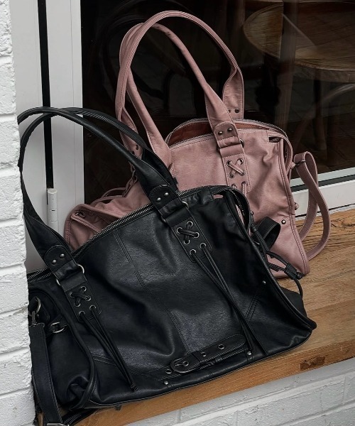 DIAVEL(ディアベル)の「【3色展開】バイカーデザインバッグ レースアップ×バックル /2WAYトートバッグ(ショルダー付き)(トートバッグ・レディース・ブラック/グレー/ピンク・F)」の11枚目の写真