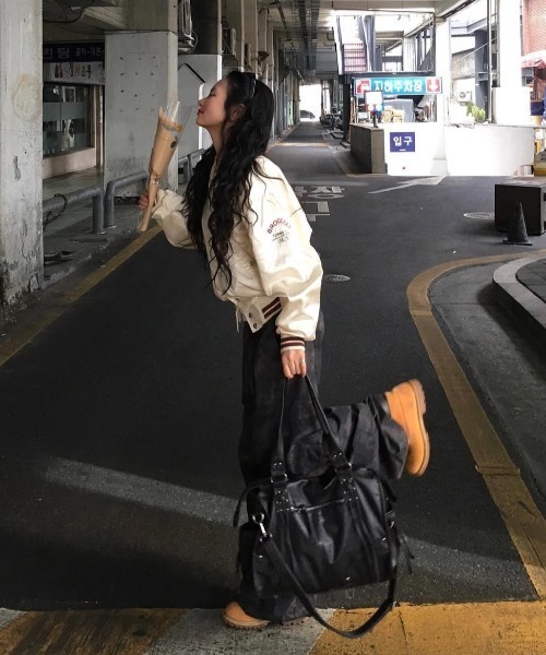 DIAVEL（ディアベル）の「【3色展開】バイカーデザインバッグ レースアップ×バックル /2WAYトートバッグ（ショルダー付き）（トートバッグ・レディース・ブラック/グレー/ピンク・F）」の20枚目の写真