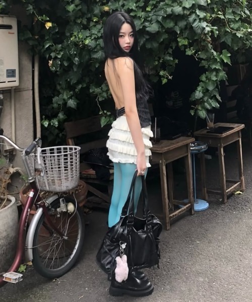 DIAVEL（ディアベル）の「【3色展開】バイカーデザインバッグ レースアップ×バックル /2WAYトートバッグ（ショルダー付き）（トートバッグ・レディース・ブラック/グレー/ピンク・F）」の19枚目の写真