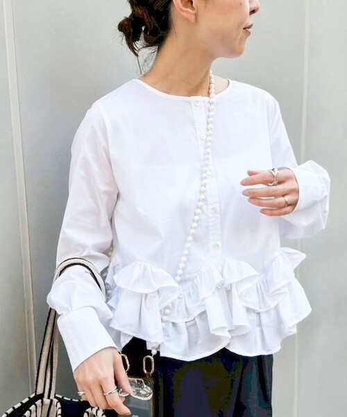 NOLLEY’S（ノーリーズ）の「【WEB限定】ウォッシャブルペプラムフリル2WAYブラウス（シャツ/ブラウス・レディース・ブルー系その他3/オフホワイト・FREE）」の4枚目の写真