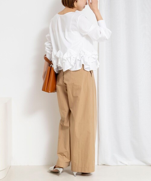 NOLLEY’S（ノーリーズ）の「【WEB限定】ウォッシャブルペプラムフリル2WAYブラウス（シャツ/ブラウス・レディース・ブルー系その他3/オフホワイト・FREE）」の7枚目の写真