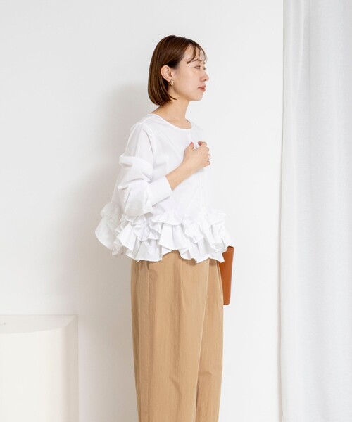 NOLLEY’S（ノーリーズ）の「【WEB限定】ウォッシャブルペプラムフリル2WAYブラウス（シャツ/ブラウス・レディース・ブルー系その他3/オフホワイト・FREE）」の8枚目の写真