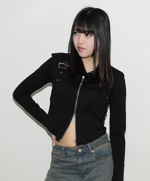 FUNALIVE(ファンアライブ)の「ABETTOR フロントベルトデザイン切替え逆開ファスナー使いデザインハイネックカットソー(その他トップス・レディース・ホワイト/ブラック・FREE)」の14枚目の写真