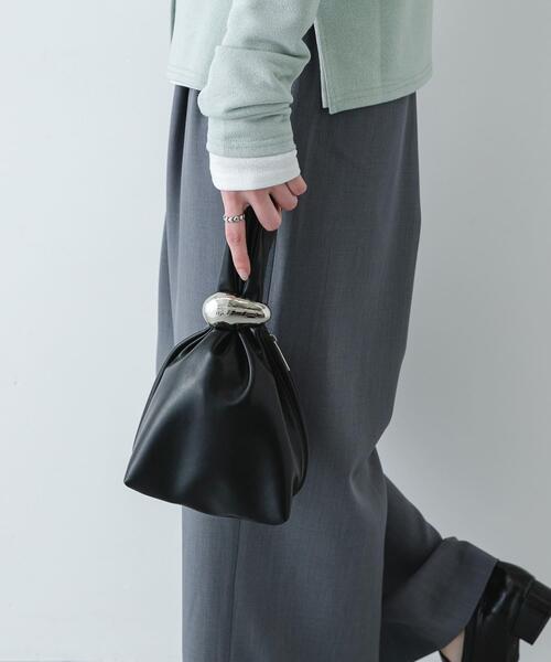 SENSE OF PLACE by URBAN RESEARCH（センスオブプレイスバイアーバンリサーチ）の「メタルツキキンチャクバッグ（ハンドバッグ・レディース・ブラウン/ブラック/ライトベージュ・ONE）」の4枚目の写真