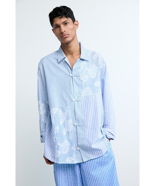 Desigual（デシグアル）の「フローラル パネル ジャカード 長袖シャツ（シャツ/ブラウス・メンズ・ブルー・M/S/L/XL）」の2枚目の写真