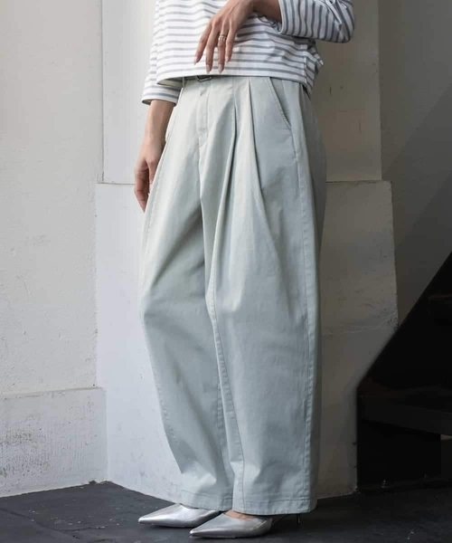 MICHEL KLEIN(ミッシェル・クラン)の「チノバレルパンツ(チノパンツ・レディース・ミント/サンドベージュ・38/40)」の10枚目の写真