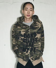 SCALLYWAG（スカリーワグ）の「レタリングオーバーサイズフードジップアップ[カモ]（パーカー）」